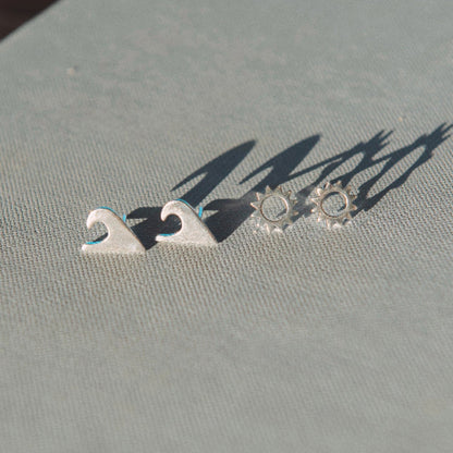 WAVES STUD EARRINGS